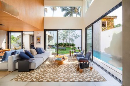 Casa à venda com 3 quartos, 326m² em Alto de Pinheiros, São Paulo