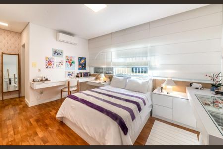 Casa à venda com 326m², 3 quartos e 6 vagas