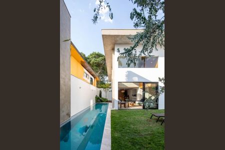 Casa à venda com 326m², 3 quartos e 6 vagas