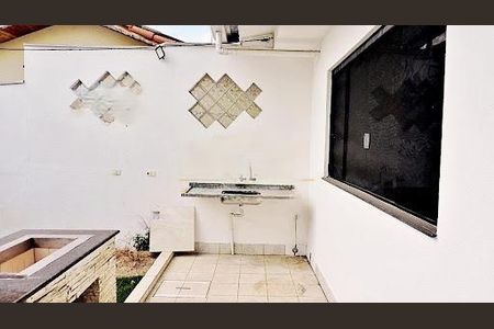 Casa à venda com 3 quartos, 250m² em Jardim das Flores, Osasco