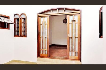 Casa à venda com 3 quartos, 250m² em Jardim das Flores, Osasco