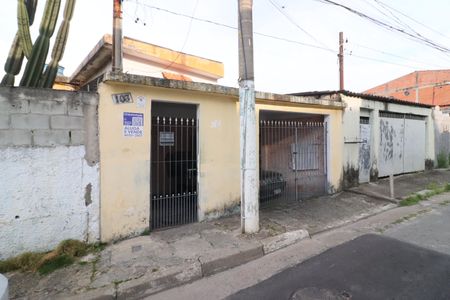 Casa à venda com 120m², 2 quartos e 3 vagasFachada