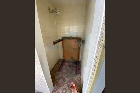 Casa à venda com 3 quartos, 259m² em Vila Bertioga, São Paulo