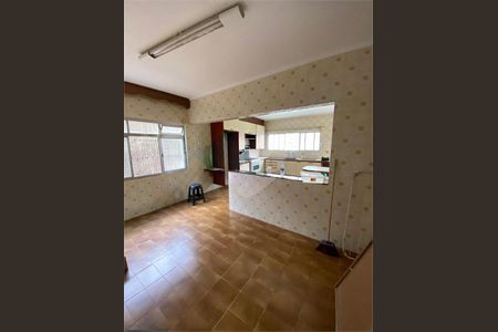 Casa à venda com 3 quartos, 259m² em Vila Bertioga, São Paulo