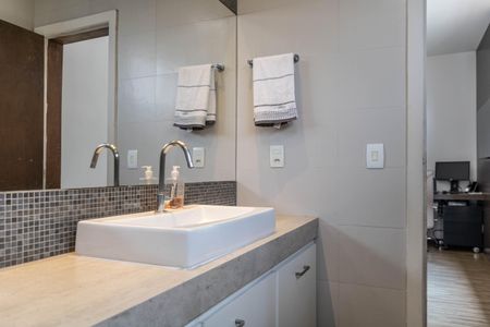 Apartamento à venda com 188m², 3 quartos e 2 vagasBanheiro da Suíte