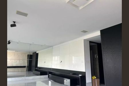 Apartamento para alugar com 220m², 4 quartos e sem vaga