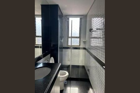 Apartamento para alugar com 220m², 4 quartos e sem vaga