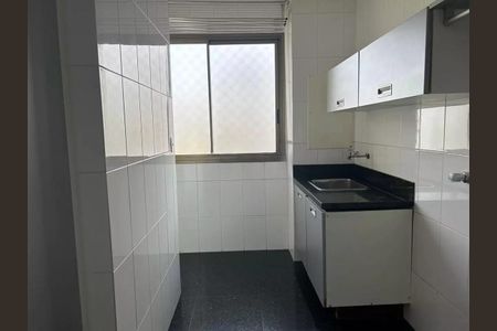 Apartamento para alugar com 220m², 4 quartos e sem vaga