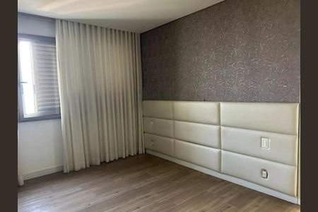 Apartamento para alugar com 220m², 4 quartos e sem vaga