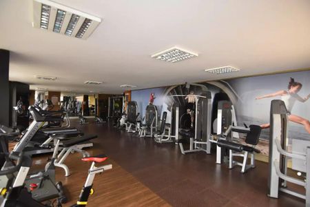 Apartamento para alugar com 220m², 4 quartos e sem vaga