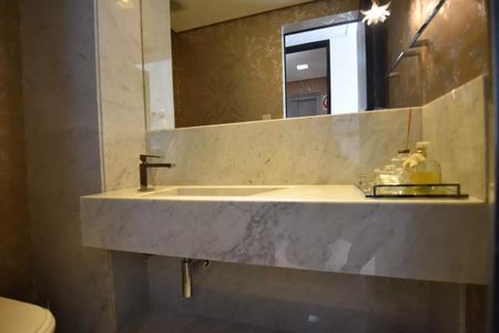 Apartamento para alugar com 220m², 4 quartos e sem vaga