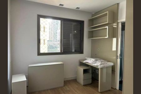 Apartamento para alugar com 220m², 4 quartos e sem vaga