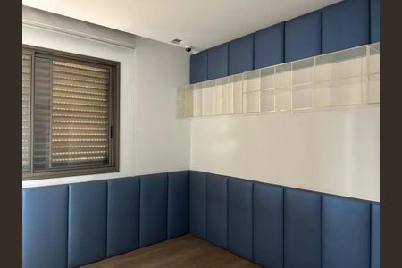 Apartamento para alugar com 220m², 4 quartos e sem vaga