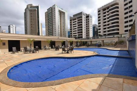 Apartamento para alugar com 220m², 4 quartos e sem vaga