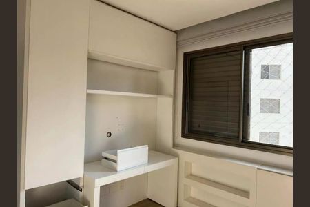 Apartamento para alugar com 220m², 4 quartos e sem vaga