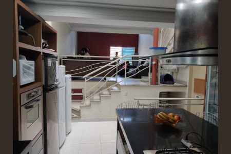 Casa para alugar com 234m², 3 quartos e 2 vagas Casa para alugar com 234m², 3 quartos e 2 vagasCozinha