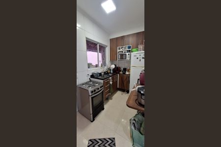 Cozinha de casa de condomínio para alugar com 2 quartos, 88m² em Chácara Real (Caucaia do Alto), Cotia