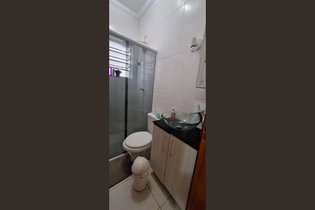 Banheiro de casa de condomínio para alugar com 2 quartos, 88m² em Chácara Real (Caucaia do Alto), Cotia