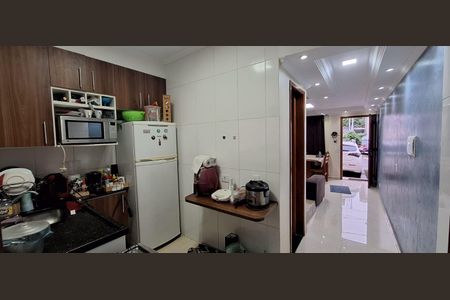 Cozinha de casa de condomínio para alugar com 2 quartos, 88m² em Chácara Real (Caucaia do Alto), Cotia