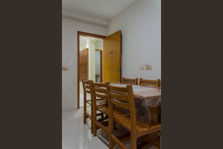 Casa à venda com 191m², 5 quartos e 2 vagas Casa à venda com 191m², 5 quartos e 2 vagasCozinha