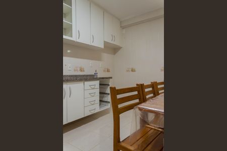 Casa à venda com 191m², 5 quartos e 2 vagas Casa à venda com 191m², 5 quartos e 2 vagasCozinha