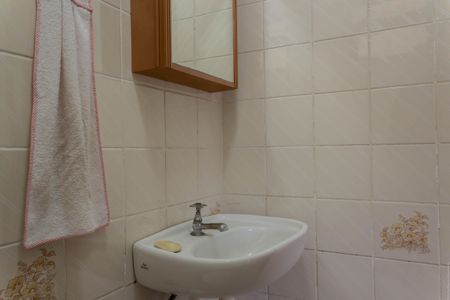 Casa à venda com 191m², 5 quartos e 2 vagas Casa à venda com 191m², 5 quartos e 2 vagasBanheiro