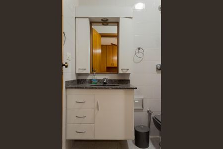 Casa à venda com 191m², 5 quartos e 2 vagas Casa à venda com 191m², 5 quartos e 2 vagasBanheiro da Suíte 1