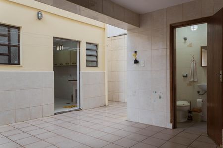 Casa à venda com 191m², 5 quartos e 2 vagas Casa à venda com 191m², 5 quartos e 2 vagasQuintal