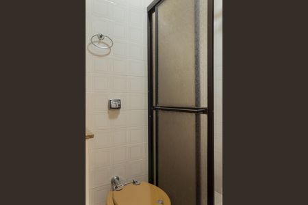 Casa à venda com 191m², 5 quartos e 2 vagas Casa à venda com 191m², 5 quartos e 2 vagasBanheiro de Serviço