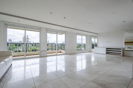 Apartamento à venda com 4 quartos, 220m² em Alto de Pinheiros, São Paulo