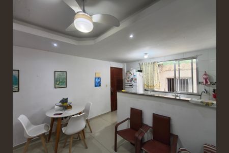 Sala de apartamento para alugar com 2 quartos, 49m² em Gardênia Azul, Rio de Janeiro
