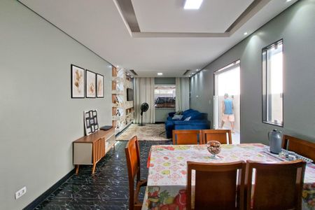 Casa para alugar com 150m², 2 quartos e 2 vagasSala
