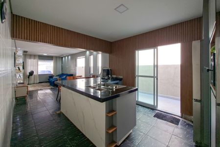 Casa para alugar com 150m², 2 quartos e 2 vagasCozinha 