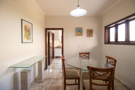 Casa de condomínio para alugar com 377m², 3 quartos e 5 vagasSala de Jantar