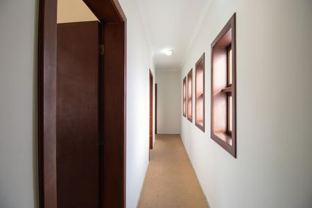 Casa de condomínio para alugar com 377m², 3 quartos e 5 vagasCorredor