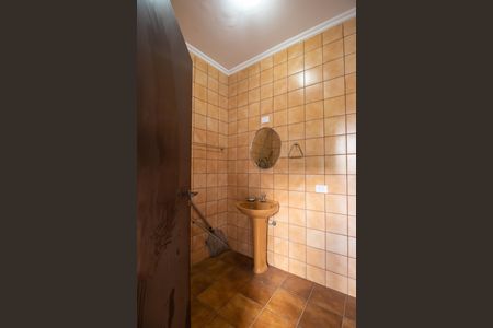 Casa de condomínio para alugar com 377m², 3 quartos e 5 vagasBanheiro da Piscina