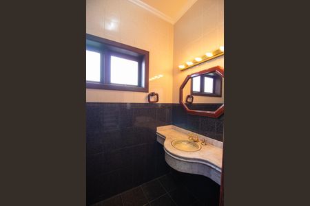 Casa de condomínio para alugar com 377m², 3 quartos e 5 vagasLavabo