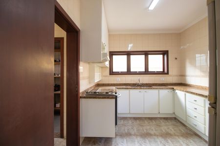 Casa de condomínio para alugar com 377m², 3 quartos e 5 vagasCozinha