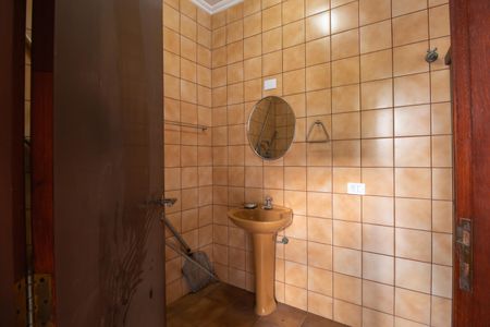 Casa de condomínio para alugar com 377m², 3 quartos e 5 vagasBanheiro da Piscina