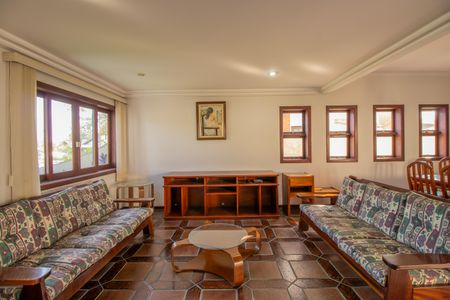 Casa de condomínio para alugar com 377m², 3 quartos e 5 vagasSala de estar