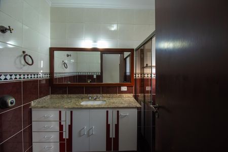 Casa de condomínio para alugar com 377m², 3 quartos e 5 vagasBanheiro Andar superior