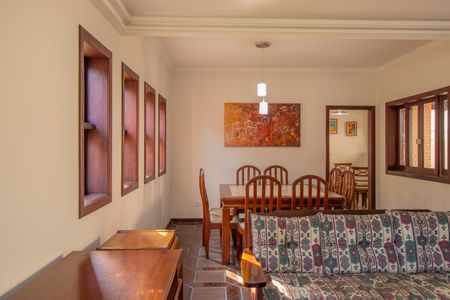 Casa de condomínio para alugar com 377m², 3 quartos e 5 vagasSala de jantar