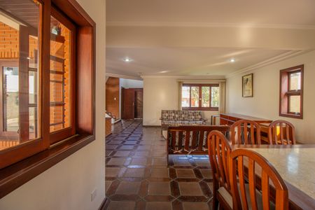 Casa de condomínio para alugar com 377m², 3 quartos e 5 vagasSala de jantar