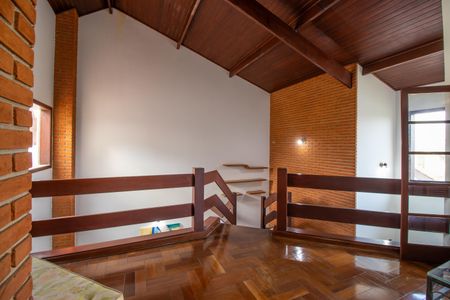 Casa de condomínio para alugar com 377m², 3 quartos e 5 vagasEscadas Andar superior