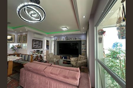 Apartamento à venda com 69m², 2 quartos e 2 vagasSala