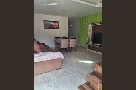 Casa à venda com 115m², 3 quartos e 1 vagaSala