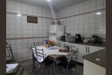 Casa à venda com 224m², 8 quartos e 2 vagas