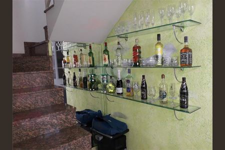 Casa à venda com 224m², 8 quartos e 2 vagas