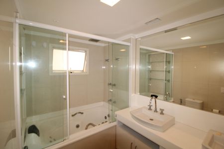 Apartamento para alugar com 186m², 3 quartos e 3 vagasQuarto 1 - Banheiro