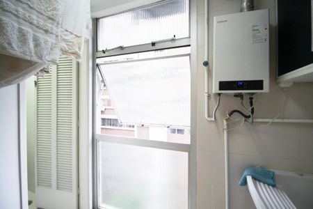 Apartamento à venda com 82m², 2 quartos e 1 vagaÁrea de Serviço